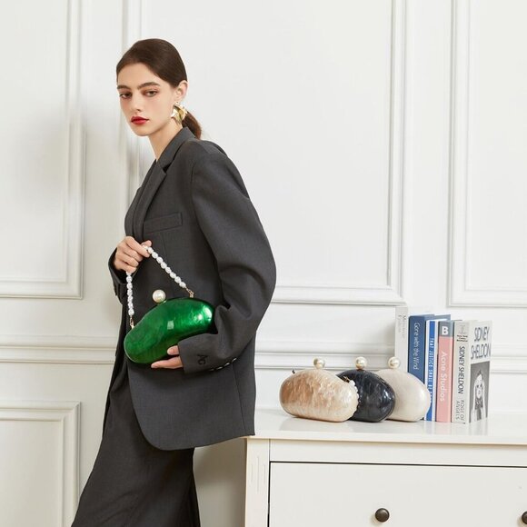 Chic Acrylic Shell Handbag with Pearl Chain – Elegant Evening Clutch Bag - Picture 8 of 8